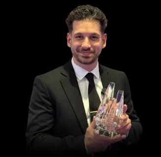 الصفحة الرئيسية لـ Award Hero